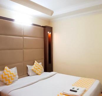 Kalkaji Hotel | Explore Roomshala 038 Imperial Inn - Nehru Enclave Stay