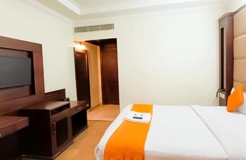 Kalkaji Hotel | Explore Roomshala 038 Imperial Inn - Nehru Enclave Stay