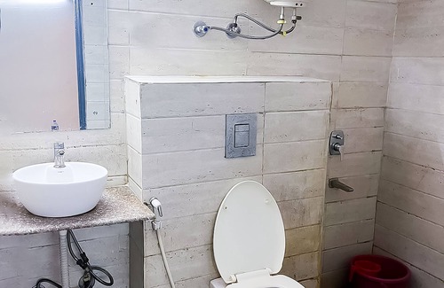 Block D Hotel | Family Retreat at Roomshala 116 Krishna Villa with Breakfast