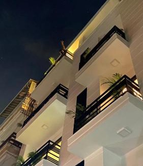 South Extension Hotel | Stylish Roomshala Studio Apartment in South Extension