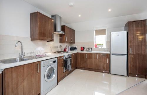 St. Mark's Apartment | Ideal Family Retreat at Roomspace Serviced Apartments