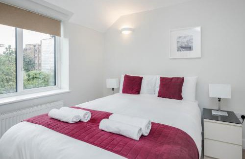 St. Mark's Apartment | Ideal Family Retreat at Roomspace Serviced Apartments