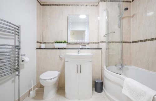 St. Mark's Apartment | Ideal Family Retreat at Roomspace Serviced Apartments