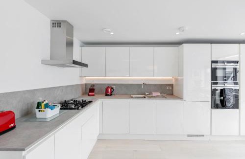 Ealing Apartment | Child-Friendly Roomspace Serviced Apartments at Walpole Court
