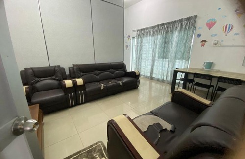 Kampung Telaga Batin Hotel | Budget-Friendly Stay at Roomstay Gemilang with Breakfast