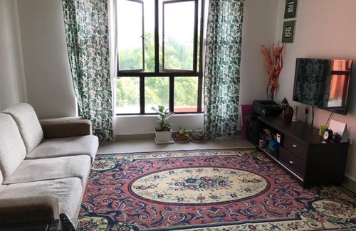Putrajaya Bed & Breakfast | Cozy Queen Bed Roomstay for Women in Putrajaya