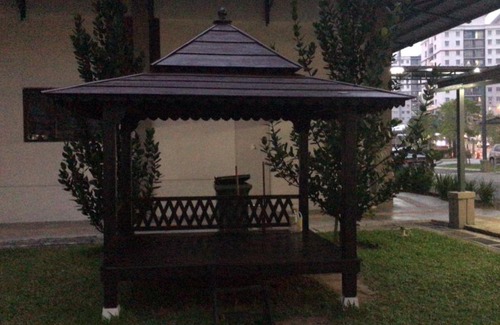 Putrajaya Bed & Breakfast | Cozy Queen Bed Roomstay for Women in Putrajaya