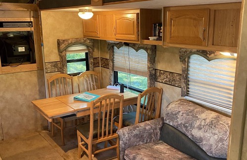 Combs House | Spacious 3 Bed RV Near White River - Pet Friendly Retreat