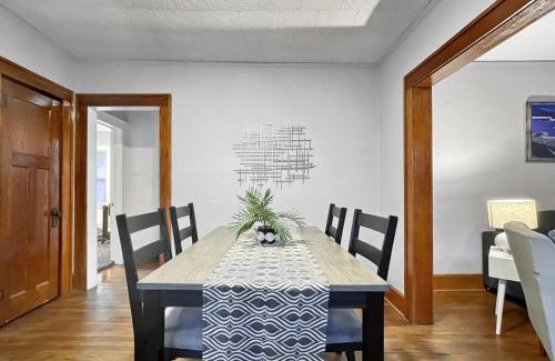 Des Moines House | Spacious 4BR Family Retreat Near Drake with Huge Yard