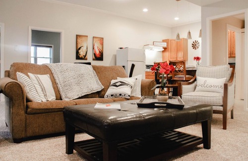 Floyd Apartment | Spacious Downtown Floyd Apartment with Breakfast Included