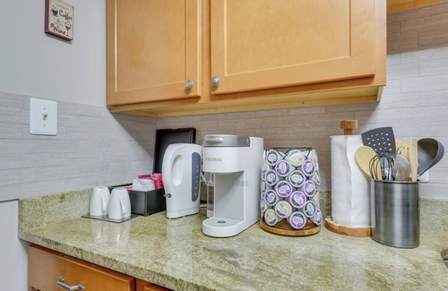 Columbia Apartment | Pet-Friendly Columbia Retreat with Pool near Downtown Baltimore