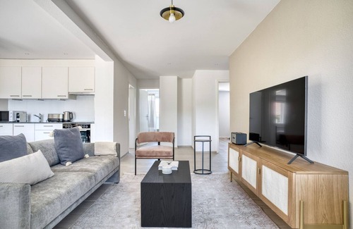 Dietikon District Apartment | Spacious Dietikon 3.5 Room Near Market, Pet-Friendly Stay