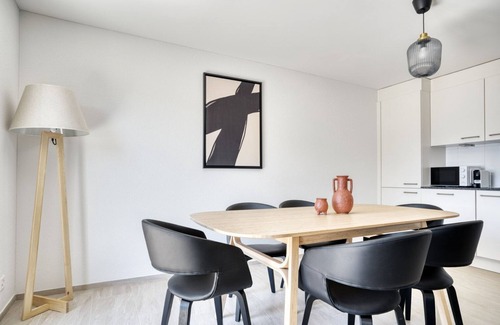 Dietikon District Apartment | Spacious Dietikon 3.5 Room Near Market, Pet-Friendly Stay
