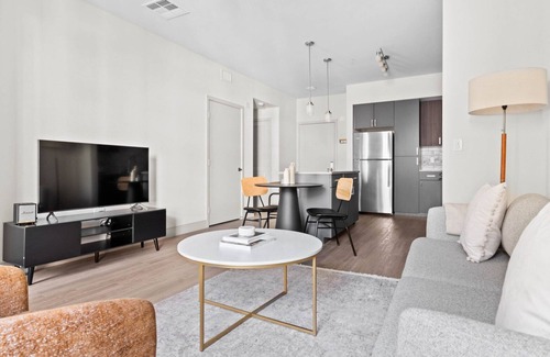 Fremont Apartment | Modern Fremont 1BR with Rooftop Deck and Pool Amenities