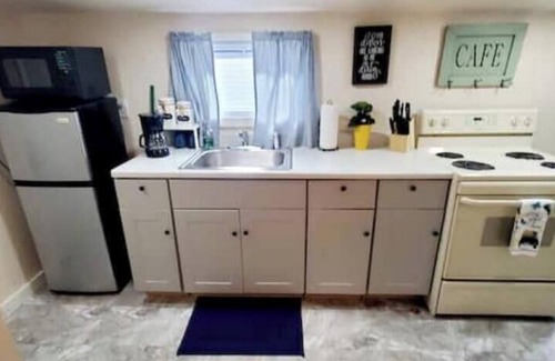 North Weymouth Apartment | Roomy home near Beach & Boston Free parking