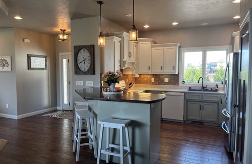 Butte Des Morts House | Spacious Retreat on 18 Acres, Just 15 Min to EAA Airventure