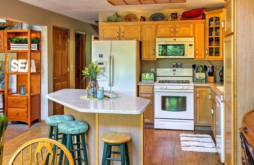 Egg Harbor House | Spacious Retreat on 2 Acres - Near Egg Harbor Beach!