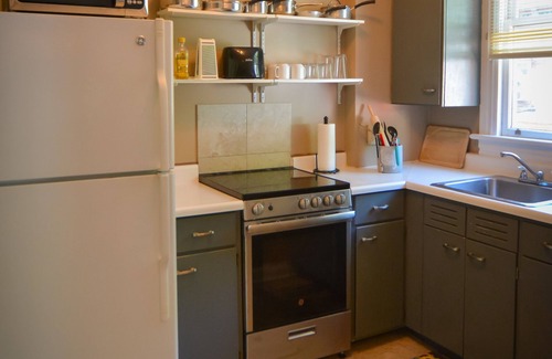 Jim Thorpe Apartment | Immaculate Downtown Suite with Amenities & Dog-Friendly Stay