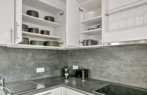 Erdberg Apartment | Spacious Landstraße 1BR with Elevator, Near Metro U3