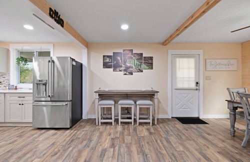 Lancaster House | Roomy Ranch in Hocking Hills Country Setting