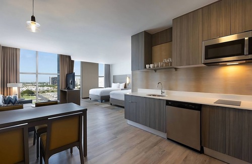 Xcumpich Hotel | Roomy Stay l Residence Inn l 2 Studio Queens Near Shopping & Dining