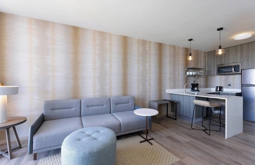 Xcumpich Hotel | Roomy Stay l Residence Inn l 2 Studio Queens Near Shopping & Dining