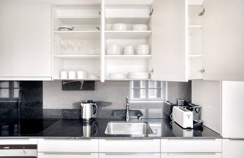 Sihlfeld Apartment | Spacious Wiedikon 2.5 Room: Pet-Friendly & Prime Location