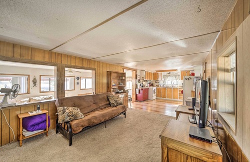 Roosevelt House | Roosevelt Retreat: Fire Pit & Spa, 3 Mi to Lake!