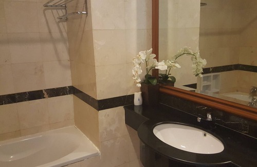 Bangka Hotel | Inviting Roosseno Plaza: Rated 9.2 with Pool & Spa