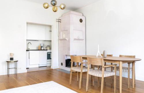 Ullanlinna Apartment | Discover Roost Huvilakatu: Family-Friendly 4-Star Retreat