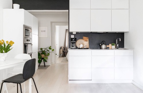 Kruununhaka Apartment | Experience Roost Kristian: Family-Friendly with Breakfast Included