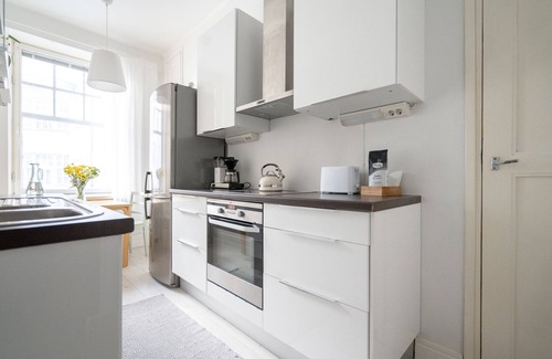 Kruununhaka Apartment | Discover Roost Kristianinkatu: Family-Friendly Retreat
