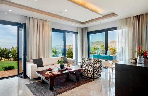 Yalikavak Villa | Relax at Root Redrock Yalıkavak with Oceanfront Amenities