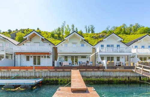 Vinnes House | Discover Rorbu i Gilsvågen: 3 Bedrooms & Boat Rentals