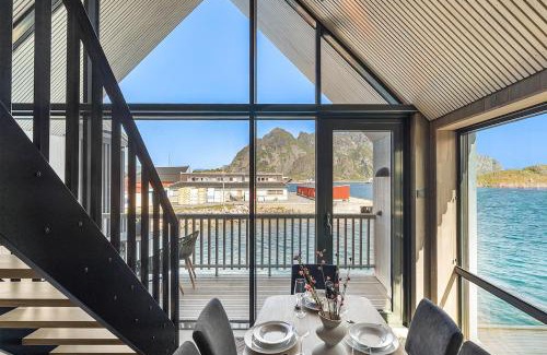 Henningsvaer Apartment | Child-Friendly Rorbuleilighet Lysøysundet 1G with High Ratings