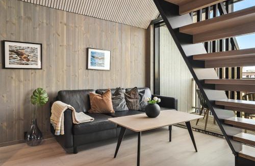 Henningsvaer Apartment | Child-Friendly Rorbuleilighet Lysøysundet 1G with High Ratings
