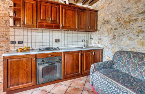 Giano dell'Umbria House | Discover Rosa - Agriturismo Fogliani with Pool & Pet-Friendly