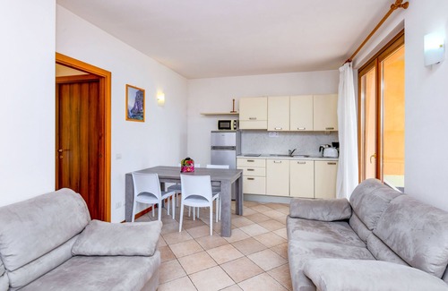 Moniga del Garda Resort | Rosa dei Venti: Lake View Apartment with Pools & Central Access