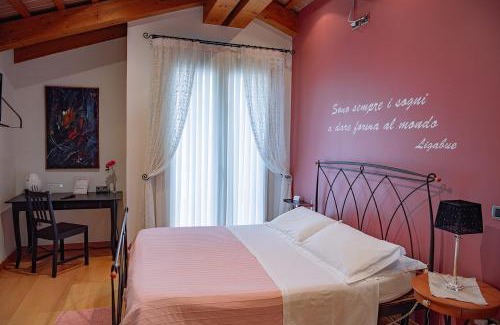 Rosa Bed & Breakfast | Discover Rosa del Grappa: Family-Friendly with Breakfast