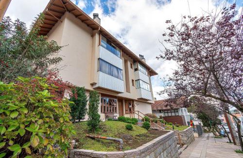 Floresta Apartment | Family-Friendly Rosa Edifício Mirante da Colina with Pool