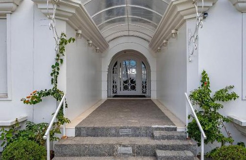 Vila Suica Apartment | Discover Rosa Edifício Vale do Quilombo: 4-Star Gem