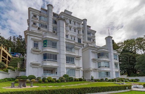Vila Suica Apartment | Discover Rosa Edifício Vale do Quilombo: 4-Star Gem