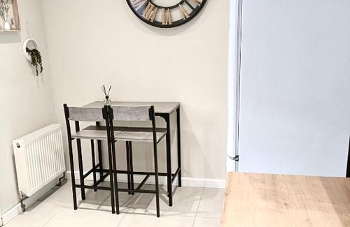Darlington House | Family-Friendly Rosa House with Top Guest Ratings