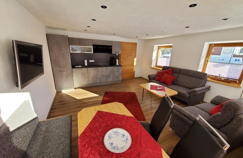 Graen Apartment | Family-Friendly Rosa's Ferienhaus with Kitchen & Breakfast