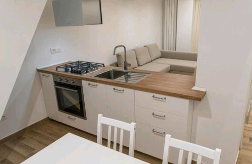 Vazzano Apartment | Discover Comfort at Rosa's House Apartment with Breakfast