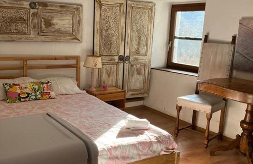 Montagnola Apartment | Rosa3: Family-Friendly Retreat with Pet Welcome