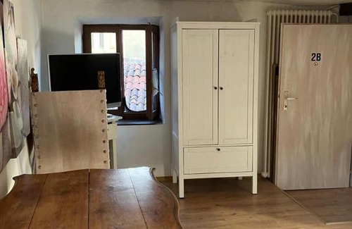 Montagnola Apartment | Rosa3: Family-Friendly Retreat with Pet Welcome
