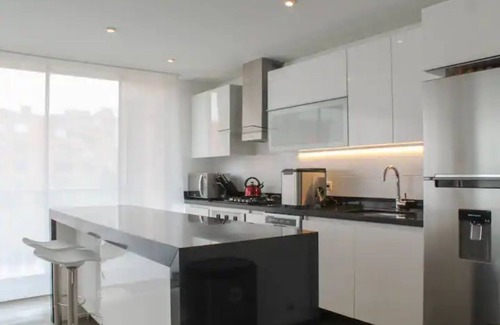 Kennedy Apartment | Rosales Penthouse: Ideal for Long-Term Stays with Spa