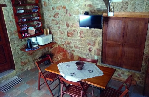 Halki House | Oceanfront Rosalia Apartment with Breakfast and Kitchen