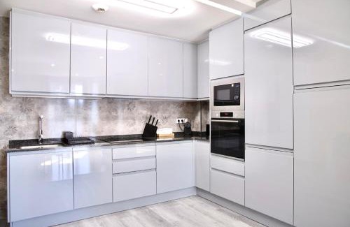Lugo Apartment | Family-Friendly Retreat at Rosalia Park - Guest Rated 10/10